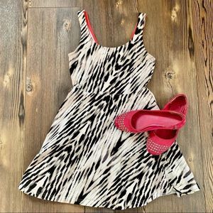 Express Black & White Sleeveless Zebra Print Skater Dress Size Small